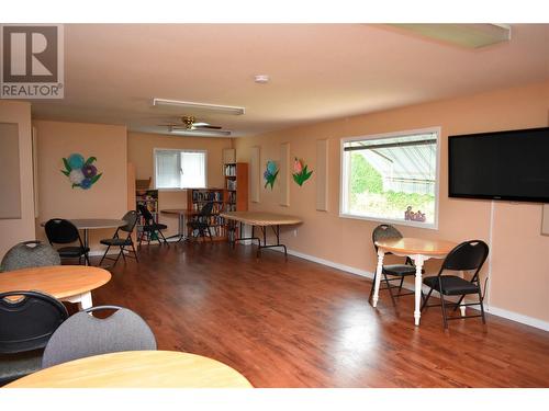 1400 14 Avenue Unit# 1, Vernon, BC - Indoor Photo Showing Living Room