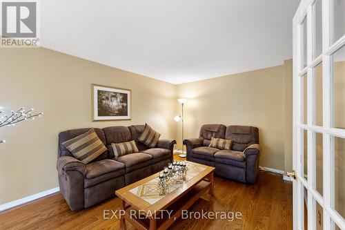 59 Glen Dhu Drive, Whitby (Rolling Acres), ON - Indoor Photo Showing Living Room