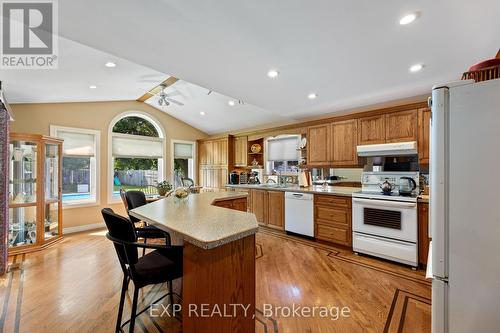 59 Glen Dhu Drive, Whitby (Rolling Acres), ON - Indoor Photo Showing Kitchen With Double Sink