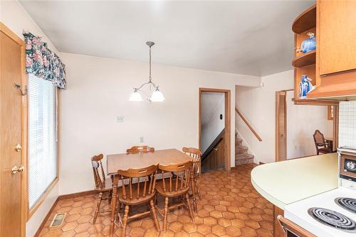 14 Calvert Avenue, Hamilton, ON - Indoor Photo Showing Dining Room