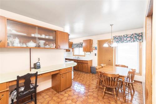 14 Calvert Avenue, Hamilton, ON - Indoor Photo Showing Dining Room