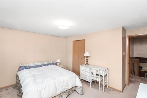 14 Calvert Avenue, Hamilton, ON - Indoor Photo Showing Bedroom