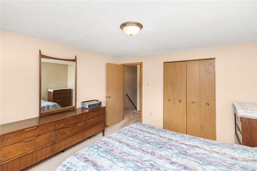 14 Calvert Avenue, Hamilton, ON - Indoor Photo Showing Bedroom