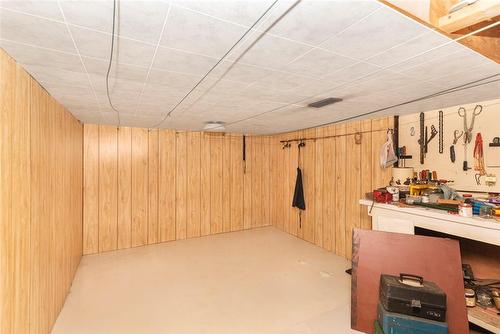 14 Calvert Avenue, Hamilton, ON - Indoor Photo Showing Other Room