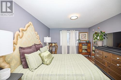 114 Wallace Avenue S, Welland, ON - Indoor Photo Showing Bedroom