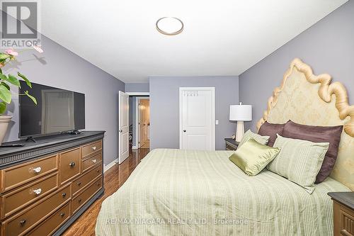 114 Wallace Avenue S, Welland, ON - Indoor Photo Showing Bedroom