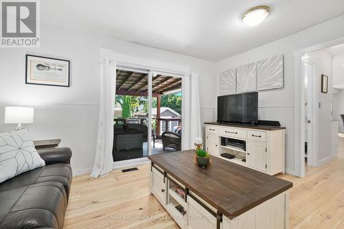 9 Ravensdale Road, Cobourg, ON - Indoor Photo Showing Living Room