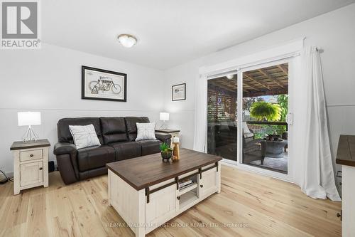 9 Ravensdale Road, Cobourg, ON - Indoor Photo Showing Living Room