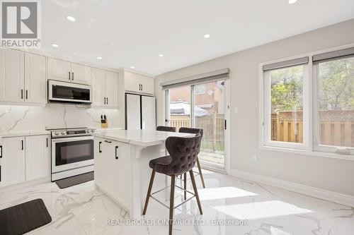 71 Lavender Place, Vaughan, ON - Indoor Photo Showing Kitchen With Upgraded Kitchen