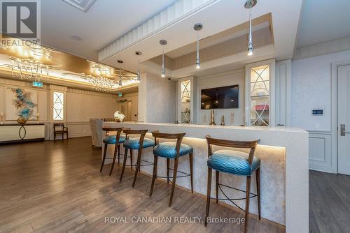 1007 - 9085 Jane Street, Vaughan, ON - Indoor Photo Showing Dining Room