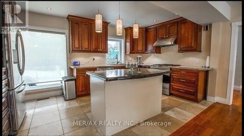 19 Valloncliffe Road, Markham (Bayview Glen), ON - Indoor Photo Showing Kitchen