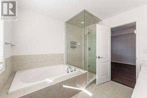 3895 Leonardo Street, Burlington (Alton), ON - Indoor Photo Showing Bathroom