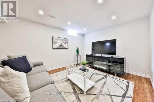 225 Andrews Trail, Milton (Clarke), ON - Indoor Photo Showing Living Room