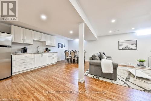 225 Andrews Trail, Milton (Clarke), ON - Indoor Photo Showing Kitchen