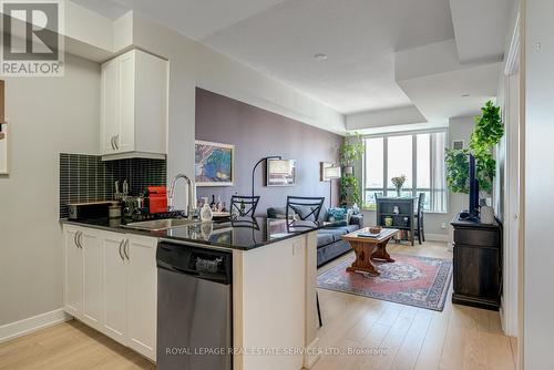 2611 - 6 Eva Road, Toronto (Etobicoke West Mall), ON - Indoor Photo Showing Kitchen