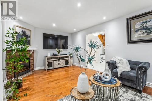 3908 Densbury Drive, Mississauga (Lisgar), ON - Indoor Photo Showing Living Room