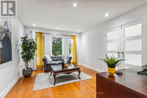 3908 Densbury Drive, Mississauga (Lisgar), ON - Indoor Photo Showing Living Room