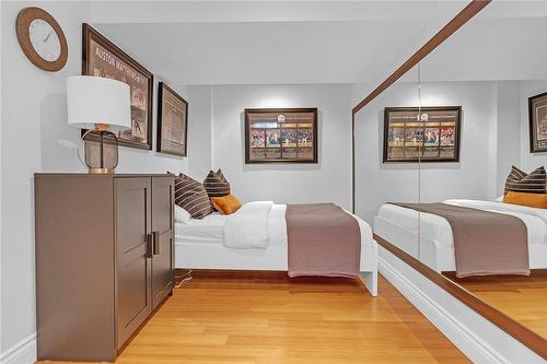 5646 Roseville Court, Burlington, ON - Indoor Photo Showing Bedroom