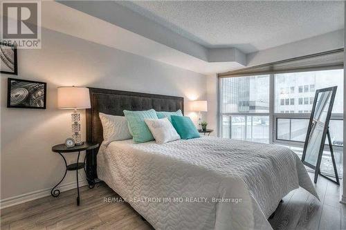 903 - 763 Bay Street, Toronto, ON - Indoor Photo Showing Bedroom