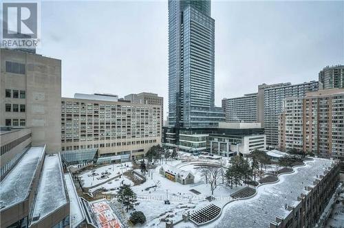 903 - 763 Bay Street, Toronto, ON - Outdoor With Facade