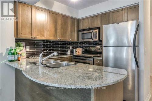 903 - 763 Bay Street, Toronto, ON - Indoor Photo Showing Kitchen With Double Sink With Upgraded Kitchen