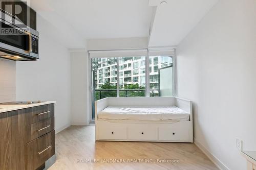 301W - 27 Bathurst Street, Toronto (Waterfront Communities), ON - Indoor Photo Showing Bedroom