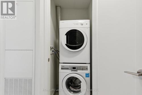 301W - 27 Bathurst Street, Toronto (Waterfront Communities), ON - Indoor Photo Showing Laundry Room