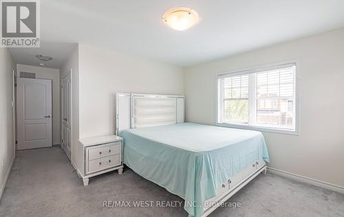 2 Redfern Street, Brampton (Northwest Brampton), ON - Indoor Photo Showing Bedroom