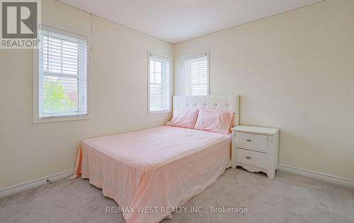 2 Redfern Street, Brampton (Northwest Brampton), ON - Indoor Photo Showing Bedroom