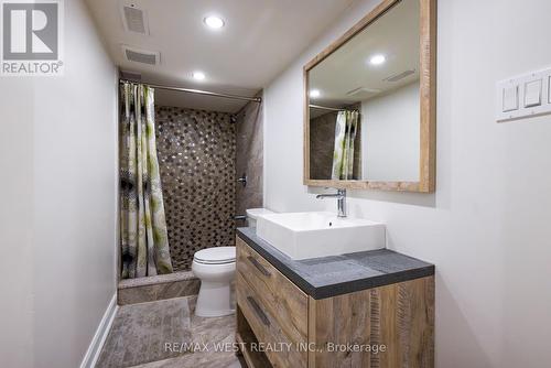 2 Redfern Street, Brampton (Northwest Brampton), ON - Indoor Photo Showing Bathroom