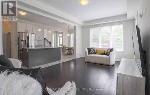 2 Redfern Street, Brampton (Northwest Brampton), ON - Indoor Photo Showing Living Room