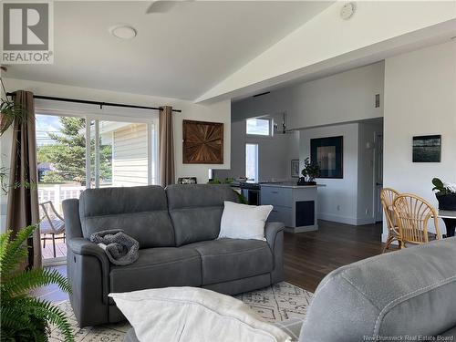 775 Principale, Beresford, NB - Indoor Photo Showing Living Room