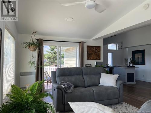 775 Principale, Beresford, NB - Indoor Photo Showing Living Room