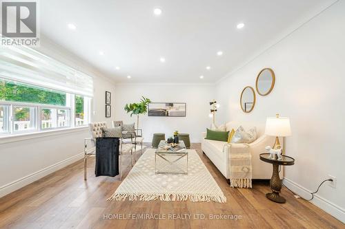 6957 Garden Street, Niagara Falls, ON - Indoor Photo Showing Living Room