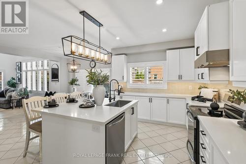 27 Belsey Lane, Clarington (Newcastle), ON - Indoor Photo Showing Kitchen With Upgraded Kitchen