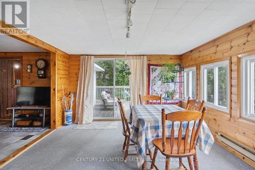 25 Cedarview Drive, Kawartha Lakes, ON - Indoor Photo Showing Dining Room