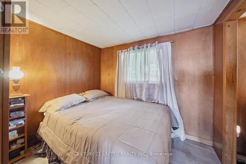 25 Cedarview Drive, Kawartha Lakes, ON - Indoor Photo Showing Bedroom