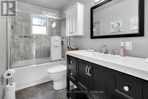 14 Conway Court, Zorra (Thamesford), ON - Indoor Photo Showing Bathroom