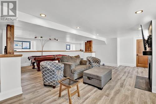 63011 Dufferin Rd 3 Road, East Garafraxa, ON - Indoor Photo Showing Living Room