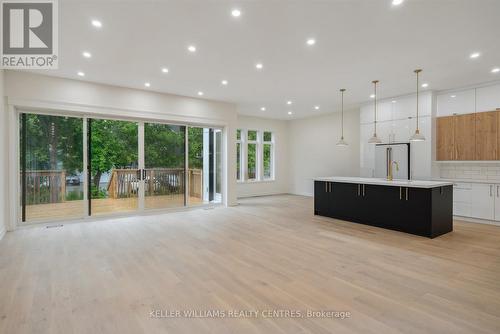 24 Market Street, Georgina, ON - Indoor Photo Showing Kitchen With Upgraded Kitchen