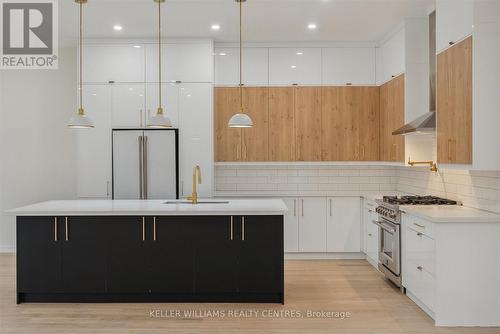 24 Market Street, Georgina, ON - Indoor Photo Showing Kitchen With Upgraded Kitchen