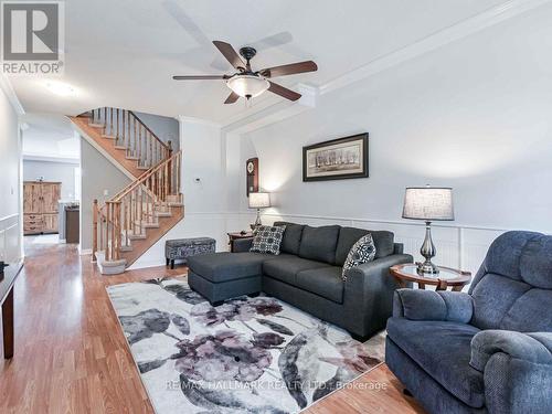 231 Kirkvalley Crescent, Aurora (Bayview Wellington), ON - Indoor Photo Showing Living Room