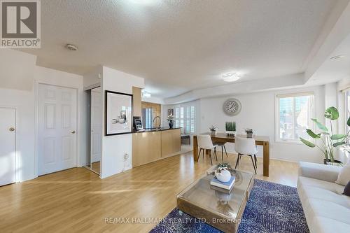 212 - 308 John Street, Markham (Aileen-Willowbrook), ON - Indoor Photo Showing Living Room