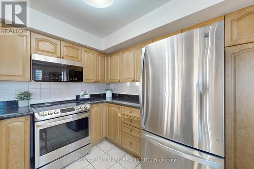 212 - 308 John Street, Markham (Aileen-Willowbrook), ON - Indoor Photo Showing Kitchen With Stainless Steel Kitchen