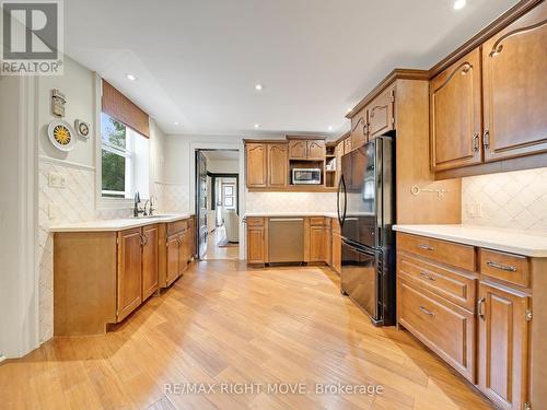 68 Tecumseth Street, Orillia, ON - Indoor Photo Showing Kitchen