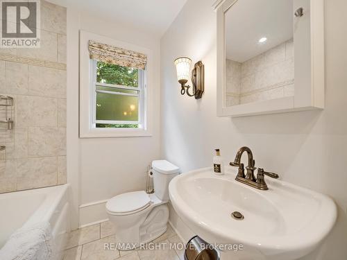 68 Tecumseth Street, Orillia, ON - Indoor Photo Showing Bathroom