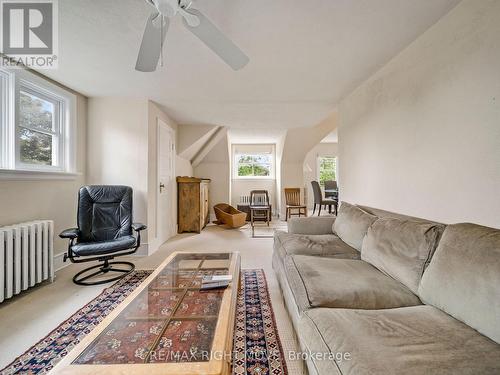 68 Tecumseth Street, Orillia, ON - Indoor Photo Showing Living Room