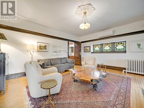 68 Tecumseth Street, Orillia, ON - Indoor Photo Showing Living Room