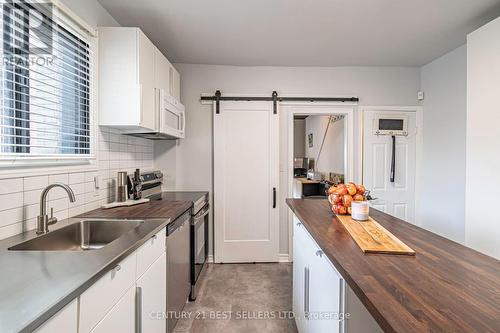 1281 Weston Road, Toronto (Mount Dennis), ON - Indoor Photo Showing Kitchen