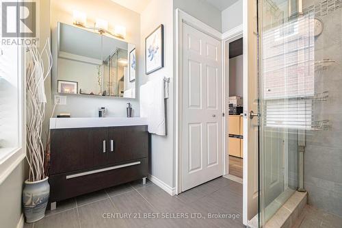 1281 Weston Road, Toronto (Mount Dennis), ON - Indoor Photo Showing Bathroom